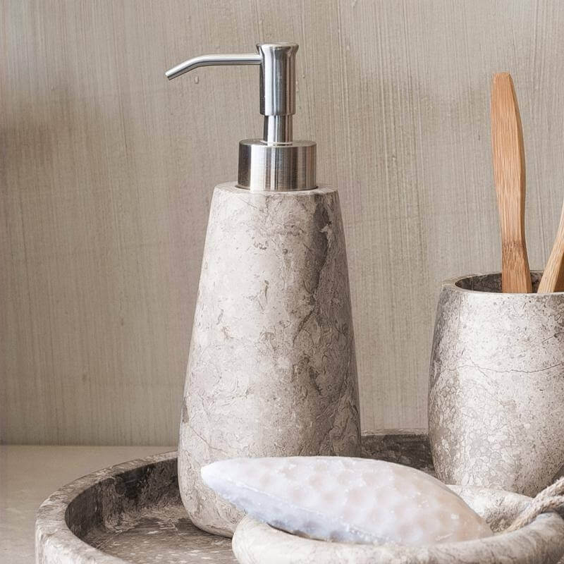 Aquanova Conor Badaccessoires aus edlem Marmor: Elegante Accessoires für ein luxuriöses Badezimmer.