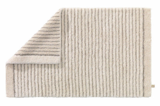 Badteppich/Badvorleger Lin in natürlichem Beige, schlichter und vielseitiger Vorleger für ein natürliches Bad.