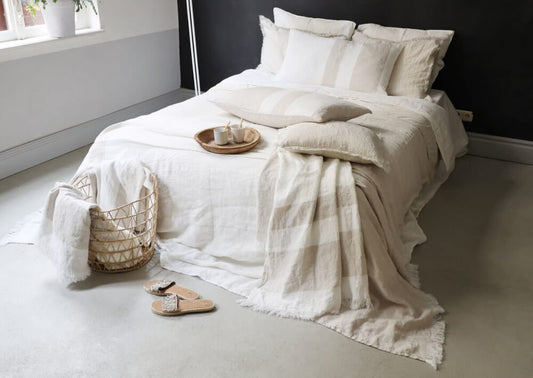 Passion for Linen Kate Leichte Leinendecke/Sofadecke/Plaid, Natur: Luftige, leichte Leinendecke in Naturtönen für warme Tage.