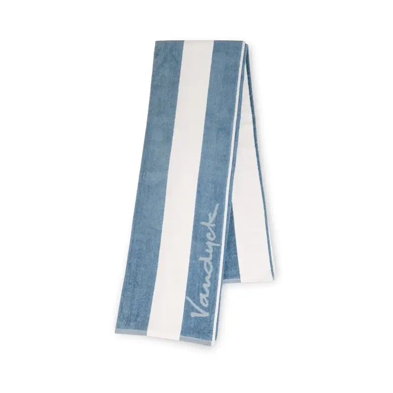 Großes Saunatuch Palma 100 × 200 cm in Dusty Blue – gestreiftes Strandtuch in Blau für Sauna, Wellness und Urlaub