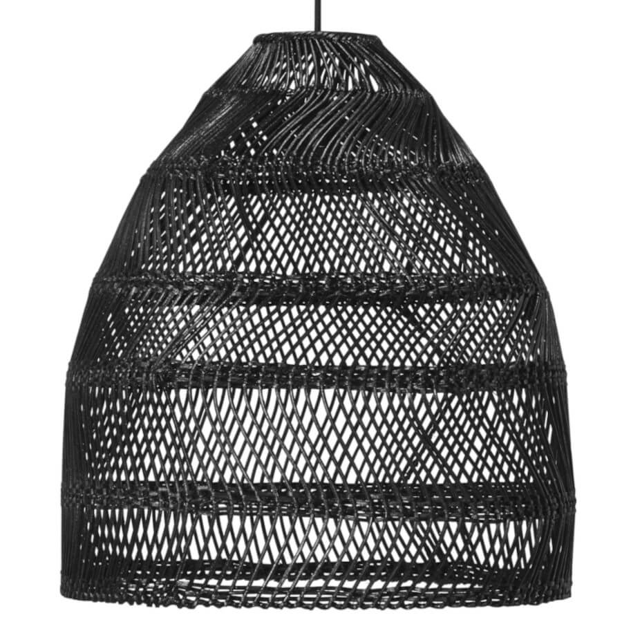 Schwarze Rattan-Hängelampe: Die große Pendelleuchte "Maja" von PR Home ist ein stilvoller Blickfang.