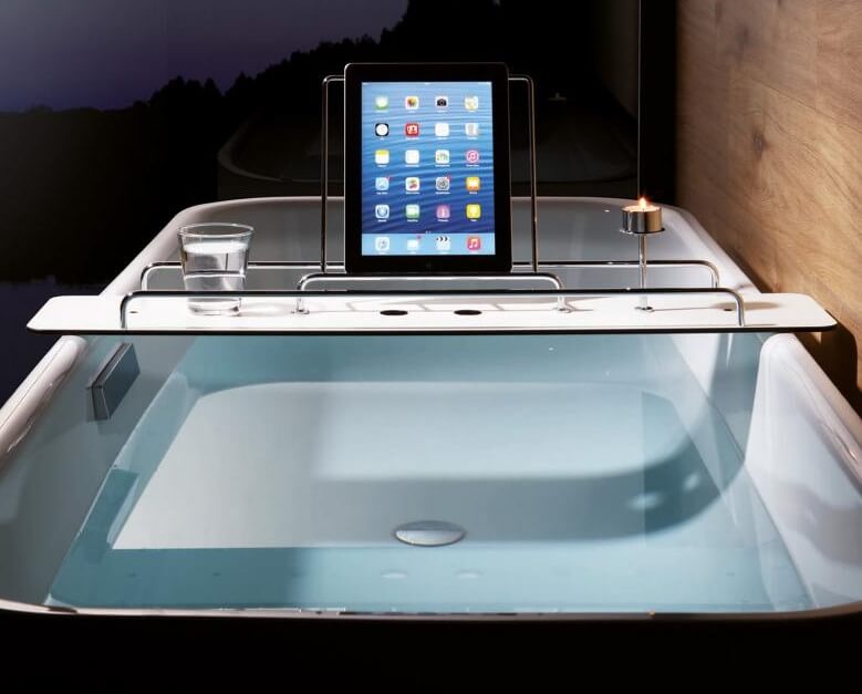 Moderne Badewannenbrücke Flatbord von Giese aus weißem Kunststoff: Entspannung pur in der Badewanne – diese Badewannenbrücke von Giese bietet Komfort und Stil.