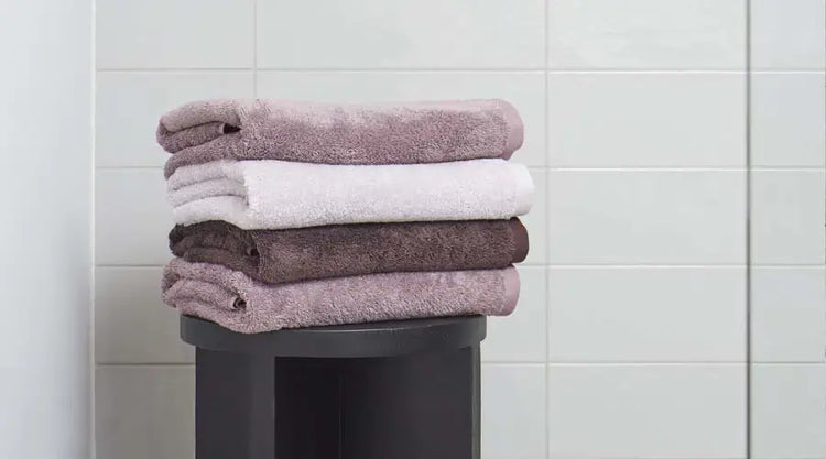 Weiche, edle Handtücher im Set aus Baumwolle – Modell London von Aquanova, perfekt für stilvolles Badezimmer und Wellness