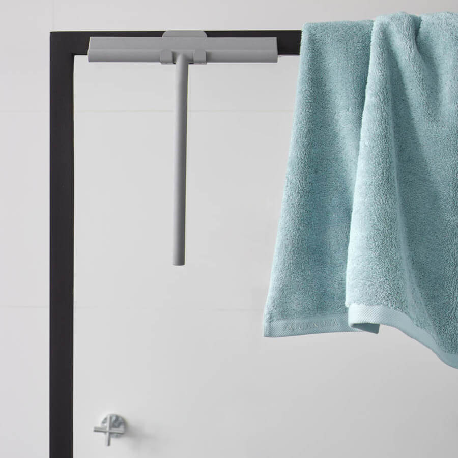 Aquanova Arvid Duschabzieher, Silber-Grau: Praktisches Hilfsmittel für eine streifenfreie Dusche.