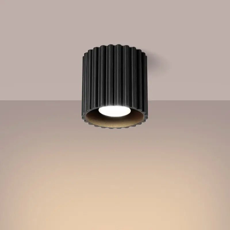 aura-1-deckenstrahler-1-flammig-gu10-schwarz-licht-an