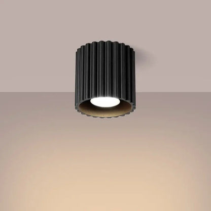 aura-1-deckenstrahler-1-flammig-gu10-schwarz-licht-an
