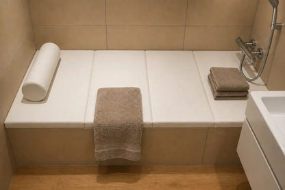 Badewannenabdeckung von Dawelba als maßgefertigte Badewannenauflage, stabil und ideal zum Liegen und Sitzen