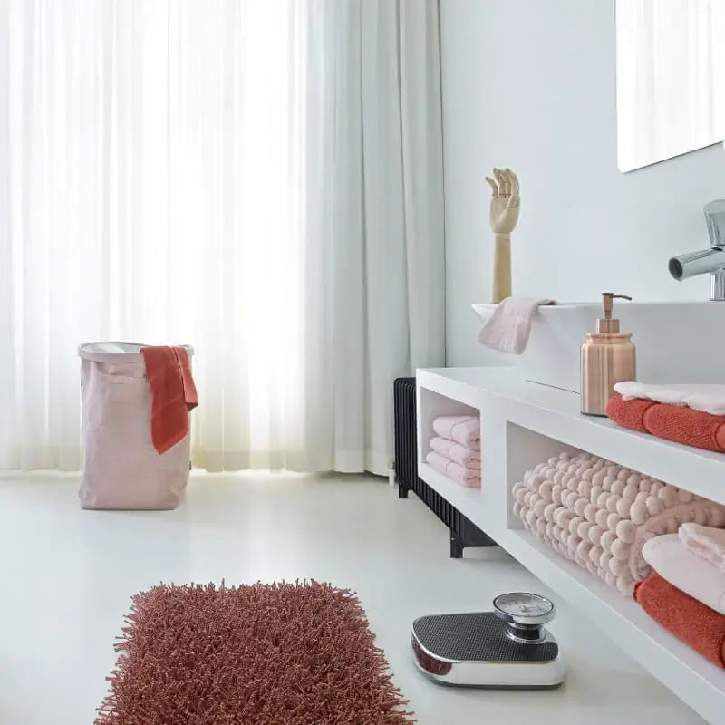 Badezimmer optisch vergrößern – Tipps und Ideen zur Gestaltung eines kleinen Badezimmers, um mehr Raumgefühl und Licht zu schaffen. Perfekt für kleine Badezimmer