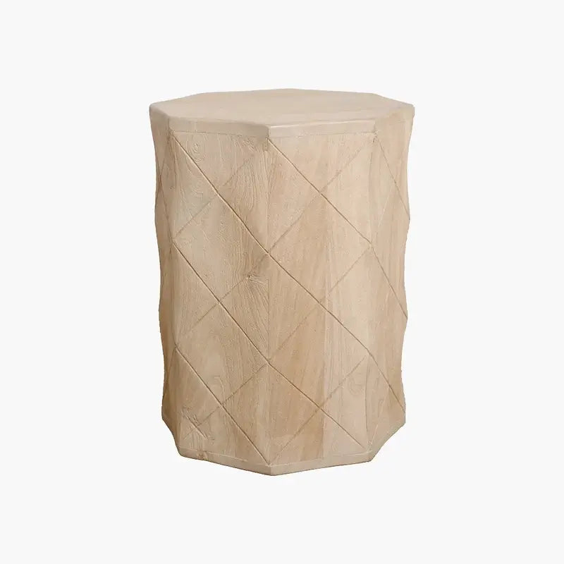 Hocker Pacific aus Mangoholz – freigestellter Holzhocker als kleiner Beistelltisch mit natürlicher Maserung