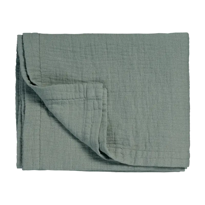 Leichte Tagesdecke Vandyck Pure 68 in Salbei, gefalteter Bettüberwurf mit feiner Webstruktur und breitem Saum
