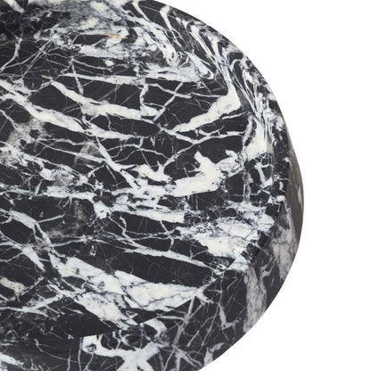 Detailansicht von Luxus-Badaccessoires aus Marmor in Schwarz und Weiß, Orion-Serie