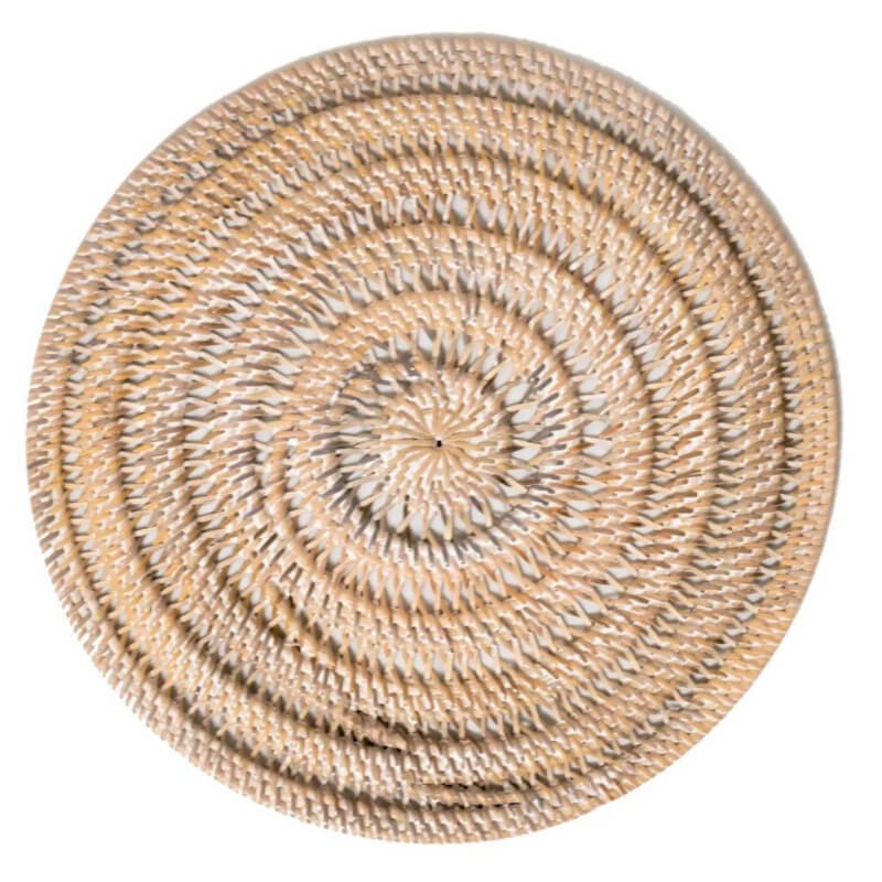 Tischset "Iluh Soeji" aus Rattan: Das runde Platzset im Boho-Stil ist ein stilvolles Tischset.