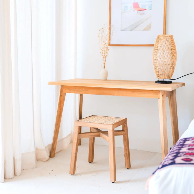 Holzhocker Subang mit Rattan – Sitzhocker aus Holz für modernes Interior