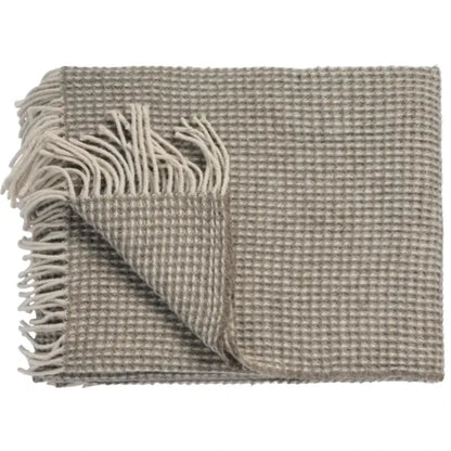 Weiche Sofadecke mit Fransen in Hazel – Vandyck Home 95 Waffelmuster Wolle