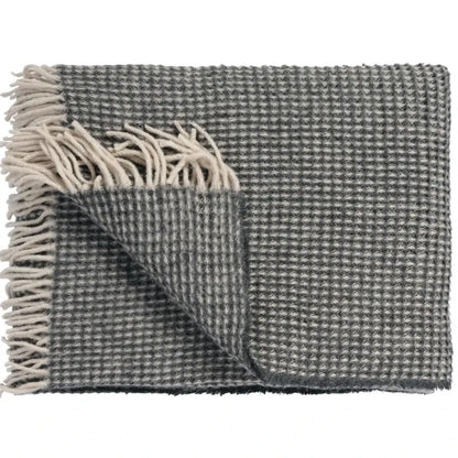 Kuschelige Sofadecke mit Fransen in Anthracite – Vandyck Home 95 Waffelmuster Wolle