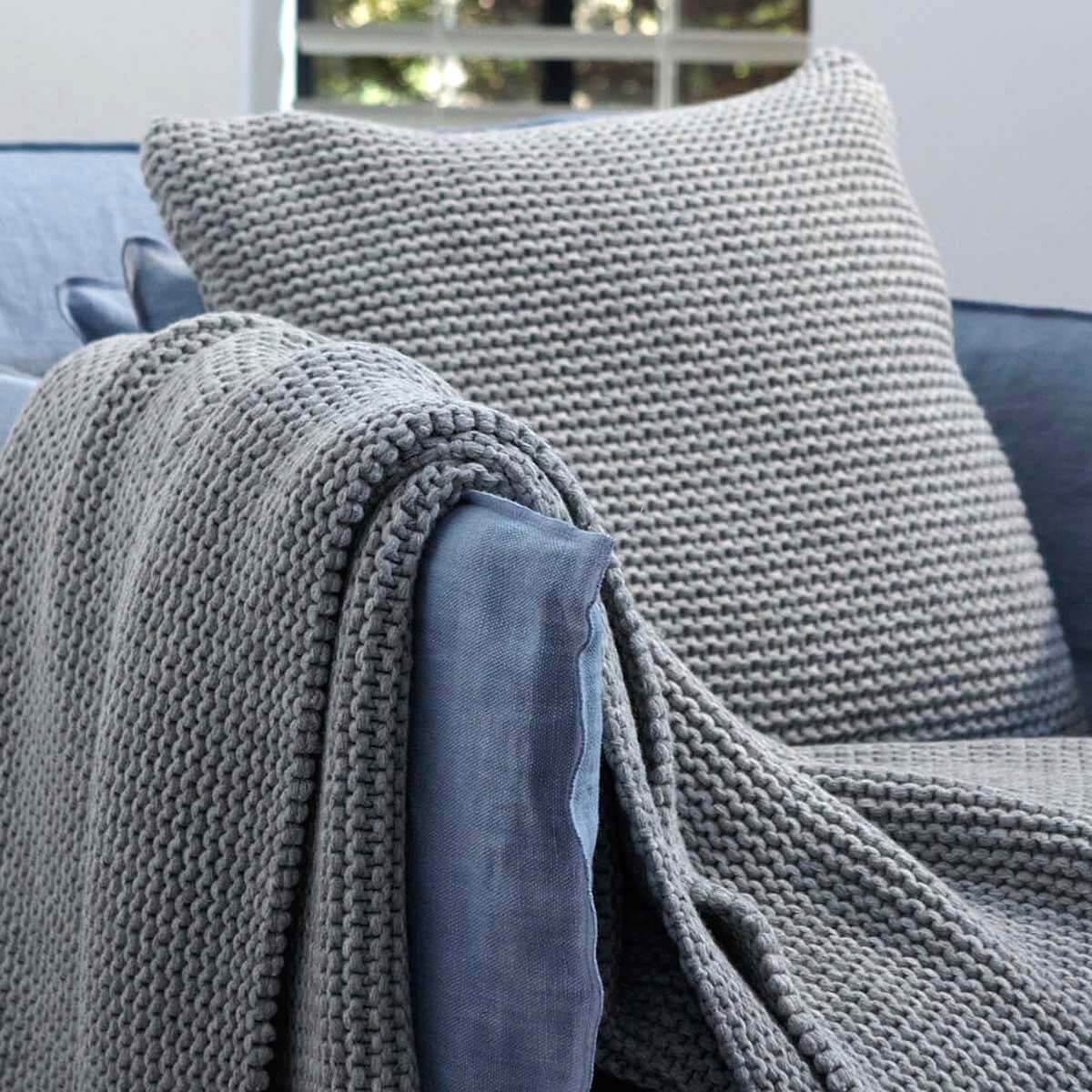 Devon Strickplaid/Wolldecke, Grau/Hellgrau: Kuschelige Decke für Ihr Zuhause.