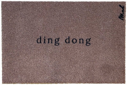 Türvorleger mit Schriftzug "Ding Dong", Fußmatte in Braun, Modell Anna von Mad About Mats.