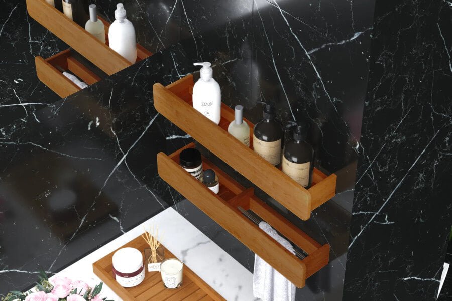 Praktisches Wandboard aus Teakholz mit integrierter Handtuchstange für das Badezimmer.