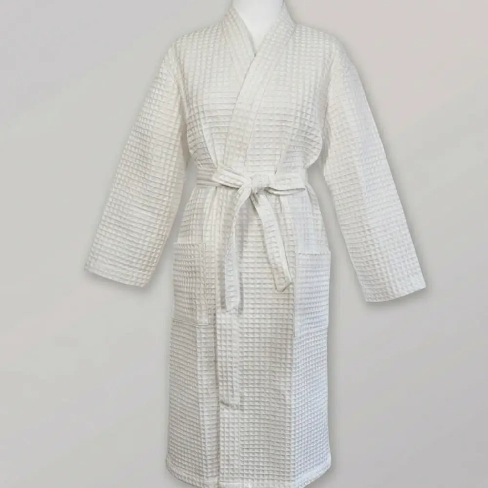 Weißer Baumwoll-Bademantel im Waffelpique-Muster für Damen und Herren von Prima Evelyn Kahle